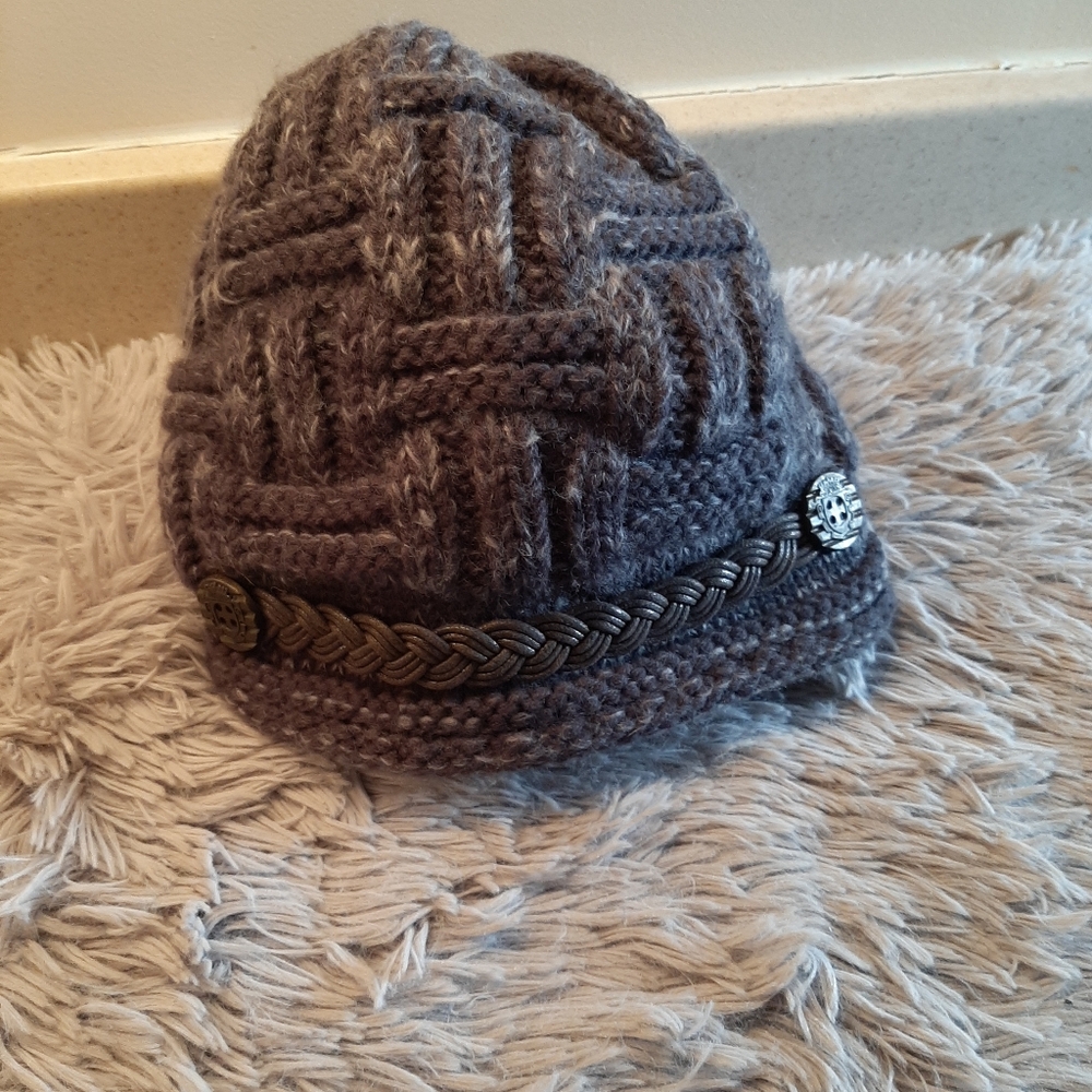 Heather Gray Knit Visor Beanie Hat in Basketweave Pattern